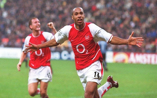 Thierry Henry mặc áo số mấy? Những số áo gắn liền với huyền thoại Arsenal